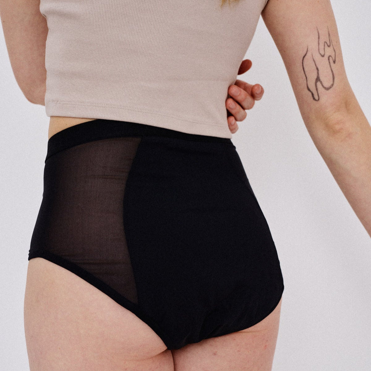 Period Flow Brief - high rise - black