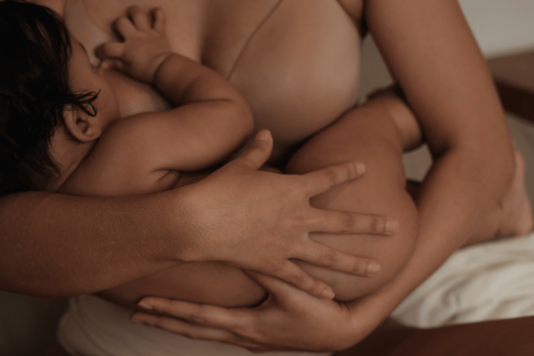 Amning og menstruation: Hvornår kommer menstruationen tilbage efter fødsel?